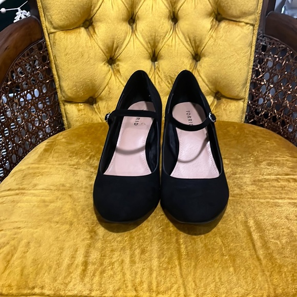 Black Pumps Sz 9.5W - Picture 2 of 3